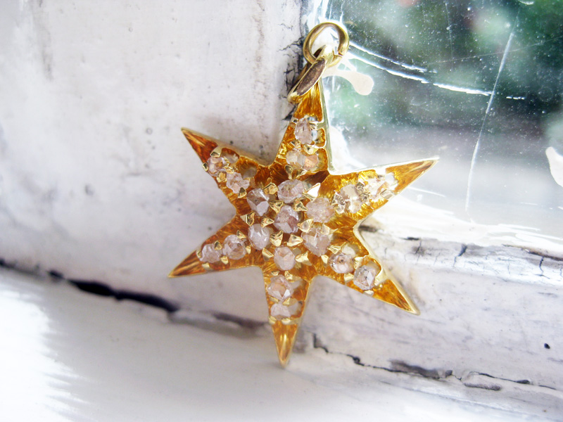 Antique 9K Gold Star Pendant with Diamante (rough cut small diamonds).   