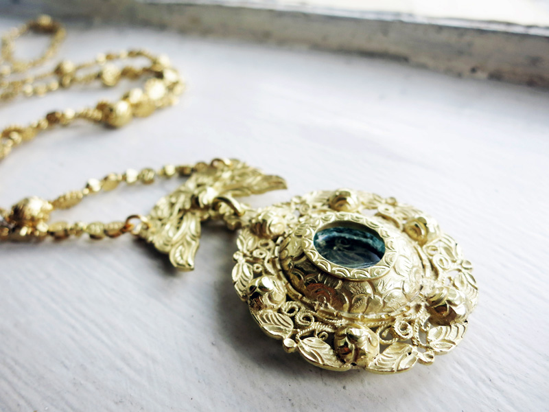 10K Gold Big Antique Tamborin Necklace